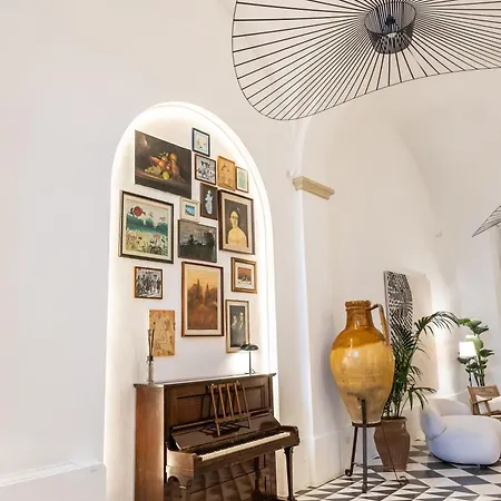 Palazzo Piccinno Guest house *