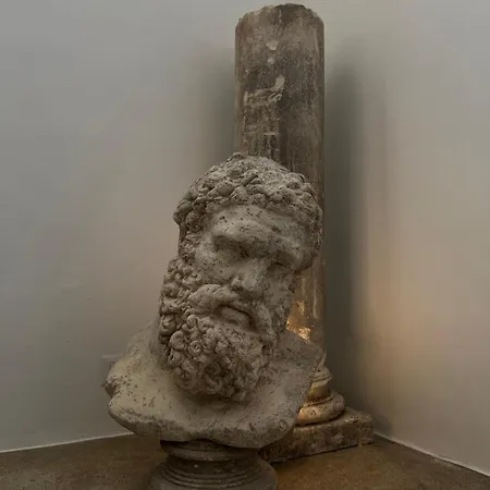 Palazzo Piccinno 招待所 帕拉比塔