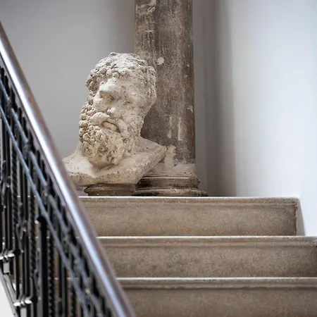 Palazzo Piccinno 招待所 帕拉比塔