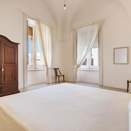 Palazzo Piccinno 4* Парабита