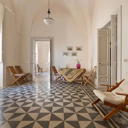 Vendégház Palazzo Piccinno 4*