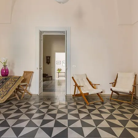 Palazzo Piccinno Гостевой дом