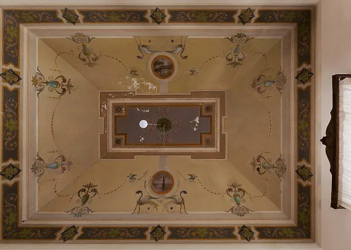 Palazzo Piccinno 4* Parabita